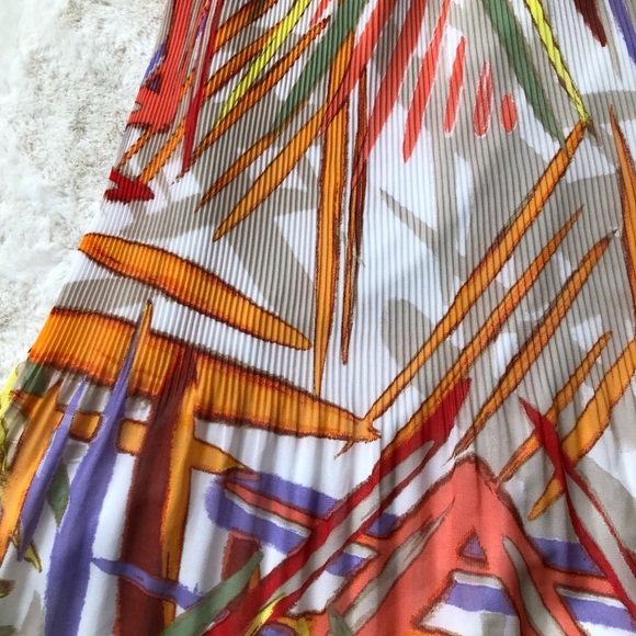 NWOT NEW YORK & COMPANY Printed MidI Dress - Picture 7 of 7